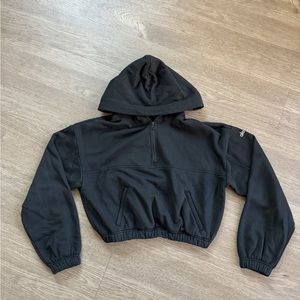 ALO Yoga Black Cropped Hoodie